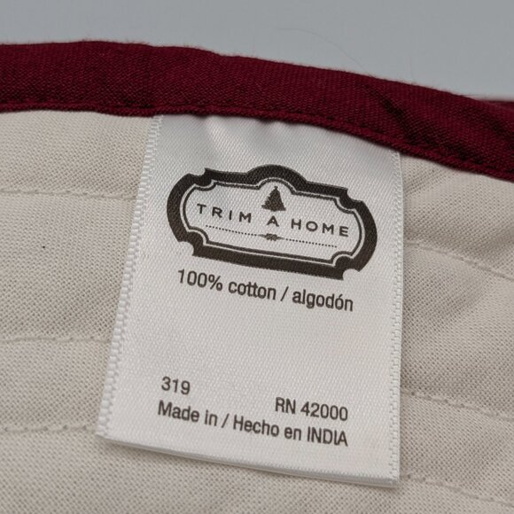 Trim a Home Christmas Quilted Round Placemats Set of 2 100% Cotton 15.25" - Picture 4 of 5